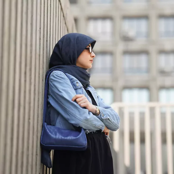 روسری وال نخ سورمه‌ای