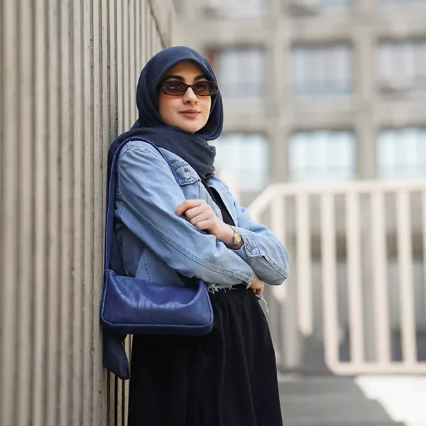 روسری وال نخ سورمه‌ای