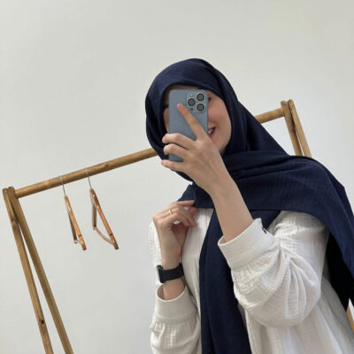 روسری وال نخ سورمه‌ای راه راه