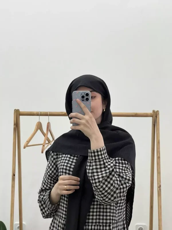 روسری وال نخ مشکی راه راه